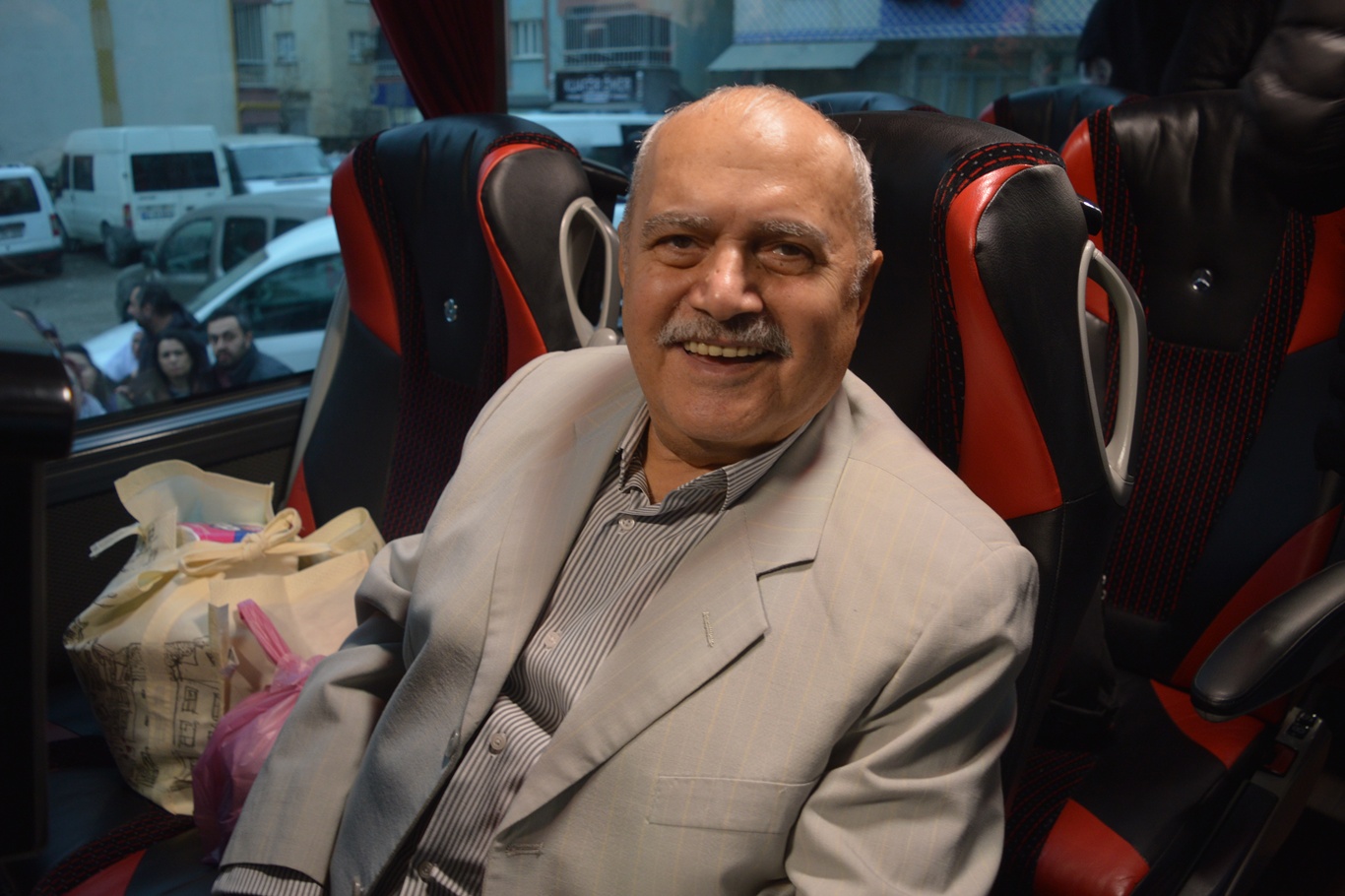 Siirt’te umreye gidenler gözyaşlarıyla uğurlandı