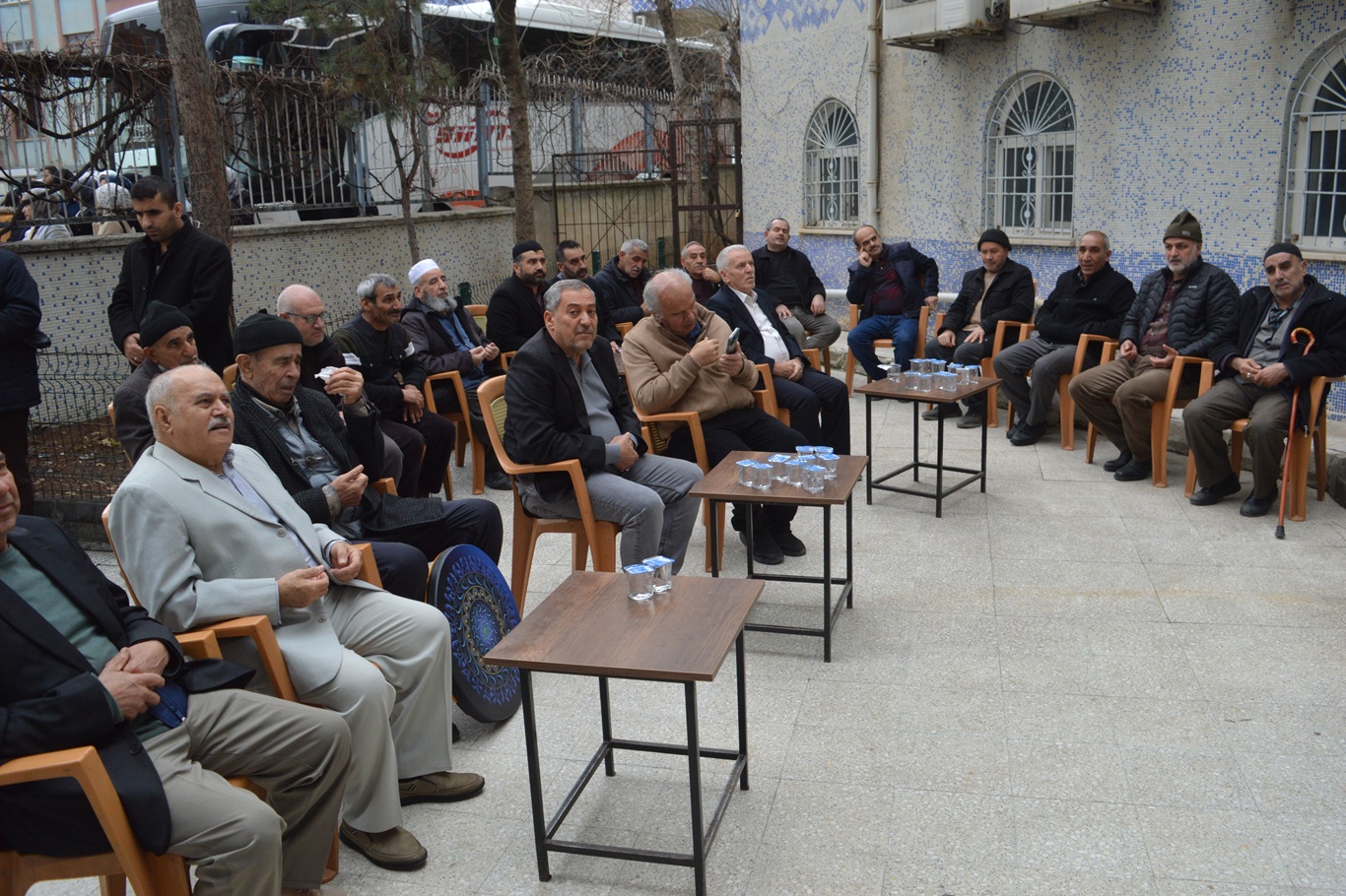 Siirt’te umreye gidenler gözyaşlarıyla uğurlandı