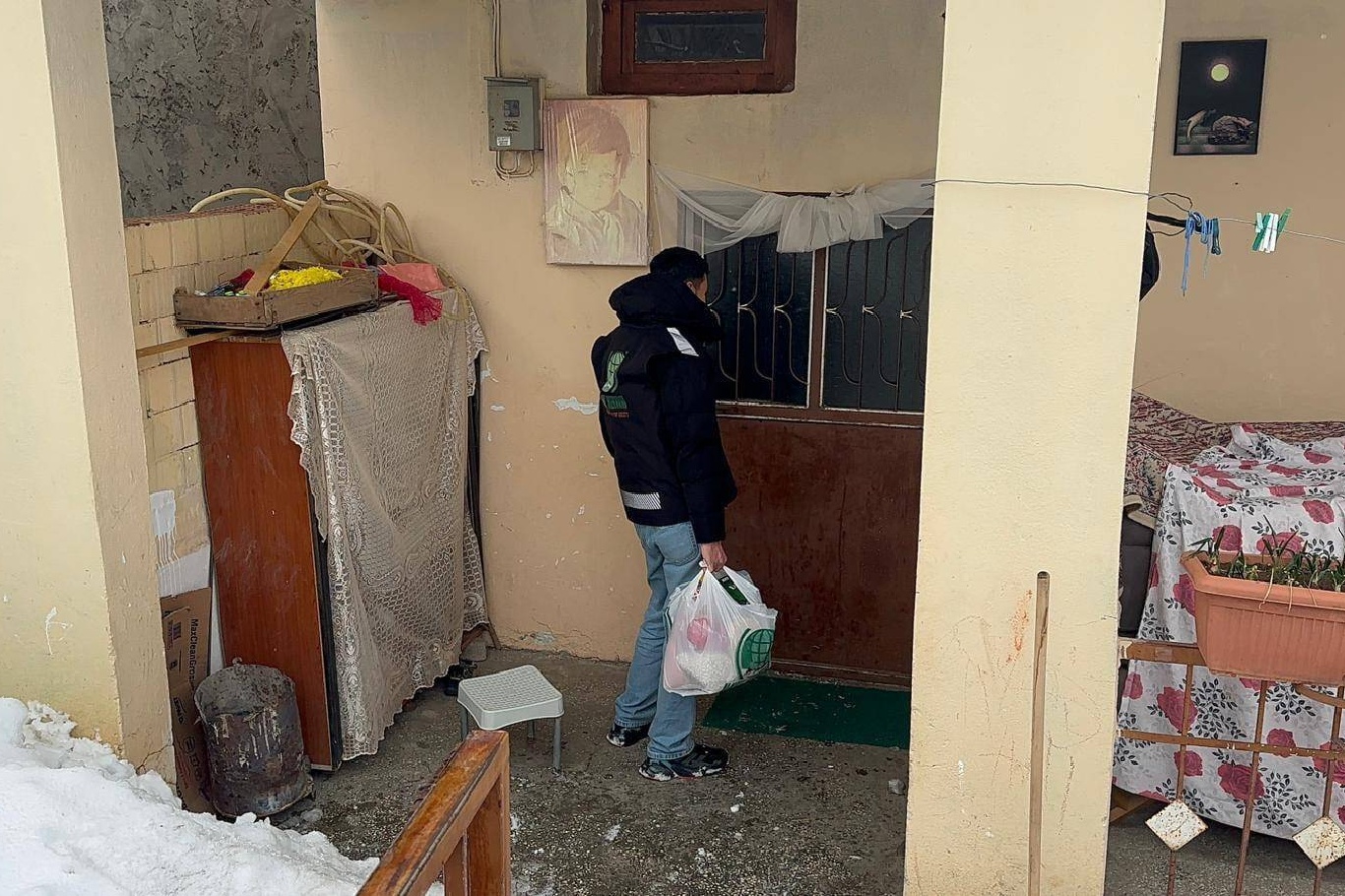 Umut Kervanı’ndan Karakoçan’da Ramazan öncesi ihtiyaç sahiplerine yardım