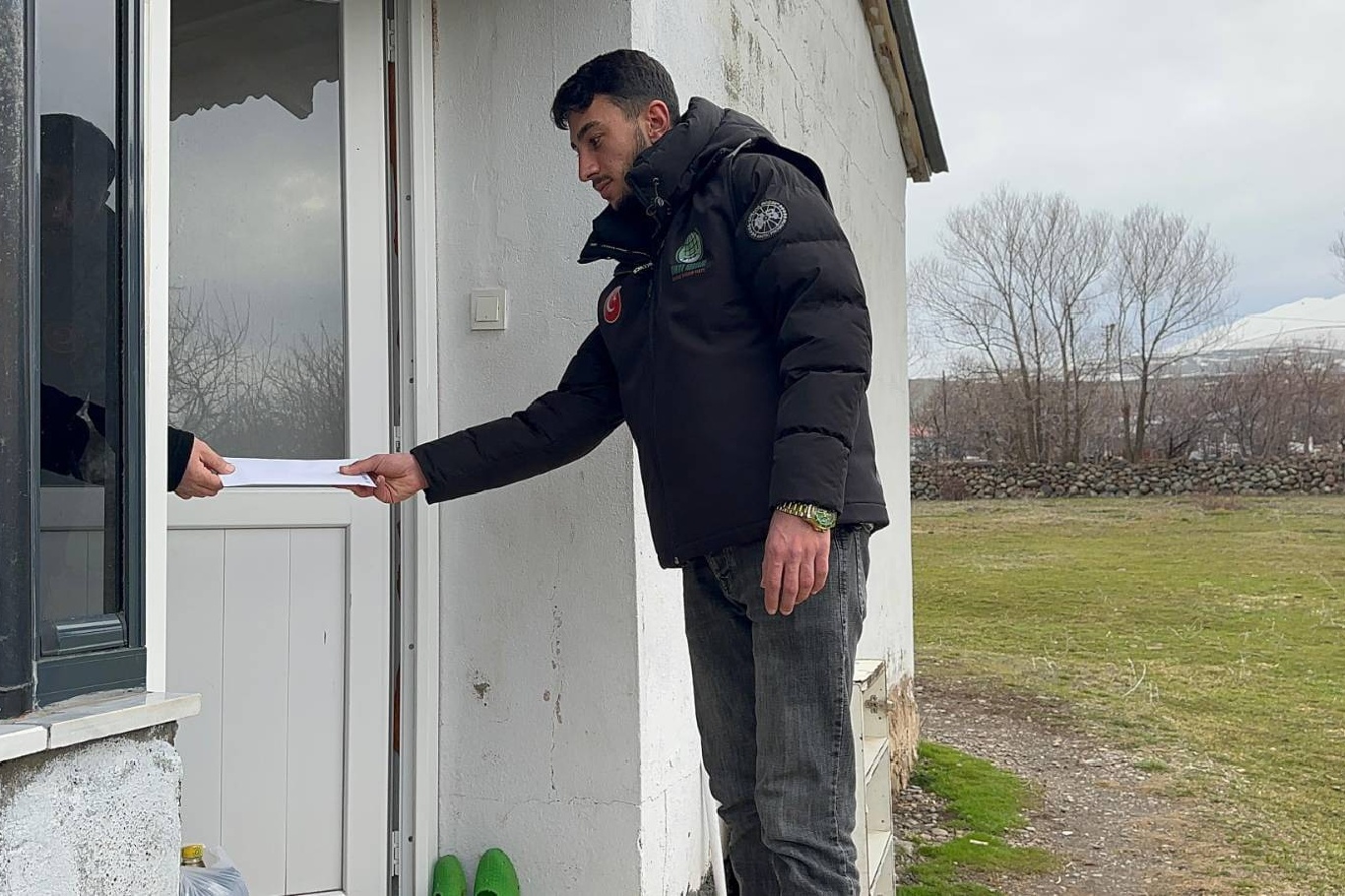 Umut Kervanı’ndan Karakoçan’da Ramazan öncesi ihtiyaç sahiplerine yardım