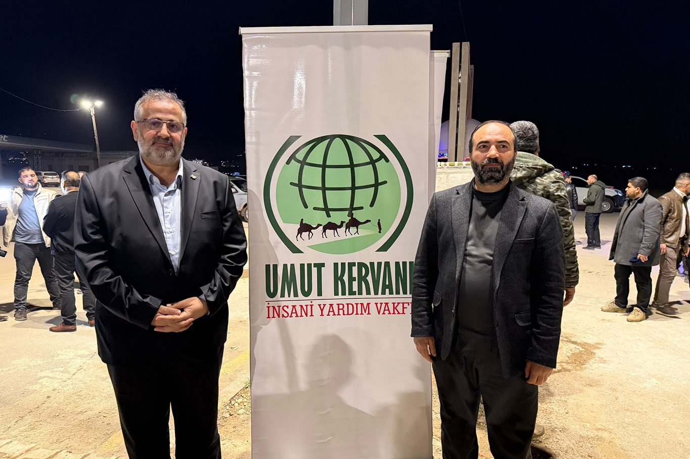 Umut Kervanı Vakfı, Afrin'de cadde aydınlatmalarına destek verdi