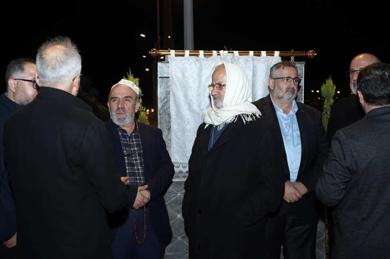 Umut Kervanı Vakfı, Afrin'de cadde aydınlatmalarına destek verdi