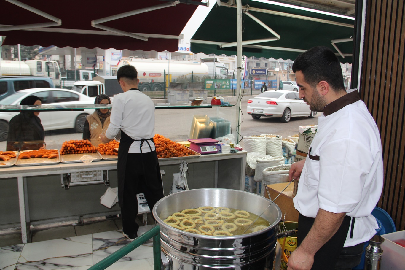 Tatlıcılarda Ramazan mesaisi başladı: Satışlar 5 kat artıyor