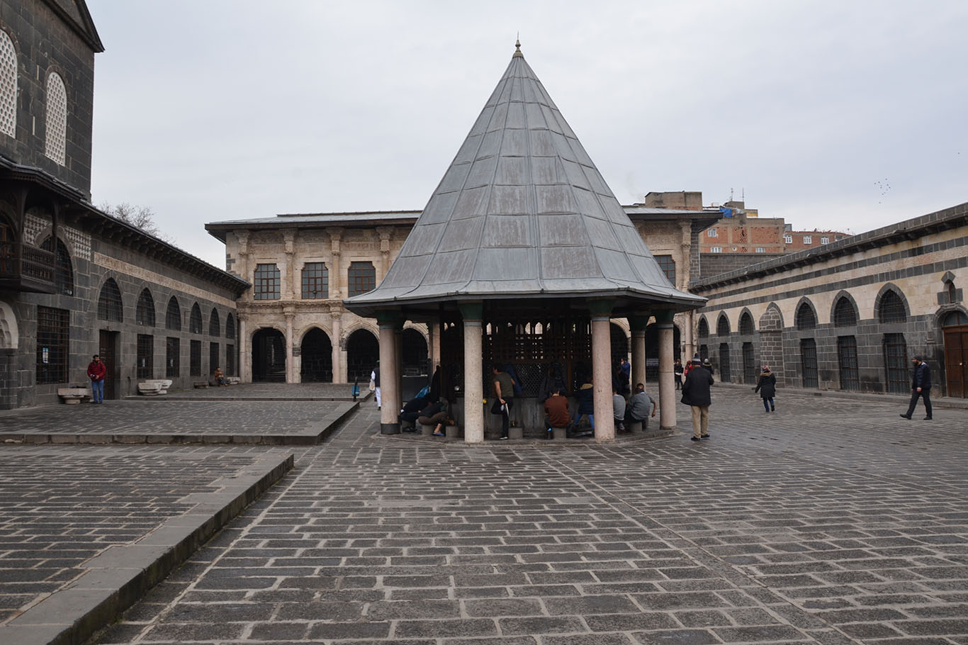 Vatandaşlardan Ramazan ayı mesajı: Paylaşma ve yardımlaşma artmalı, Gazze unutulmamalı