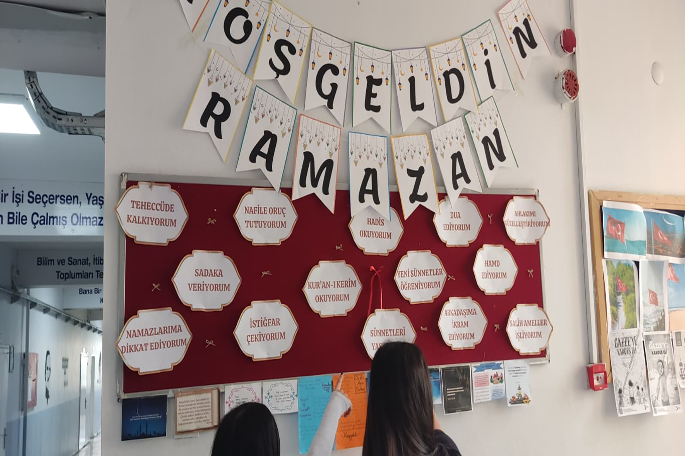 Dibistan ji bo Remezanê hatin xemilandin