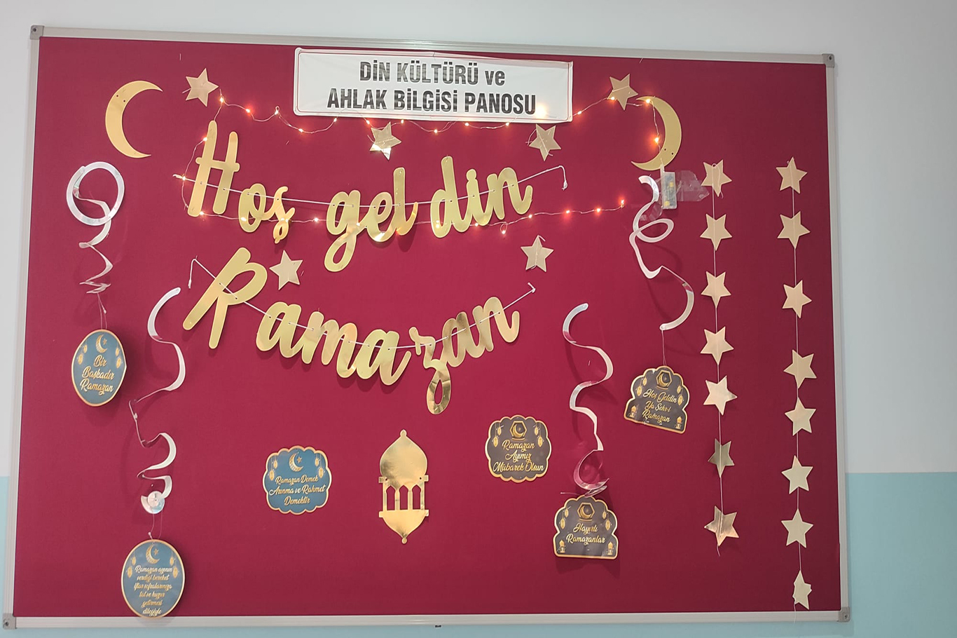 Dibistan ji bo Remezanê hatin xemilandin