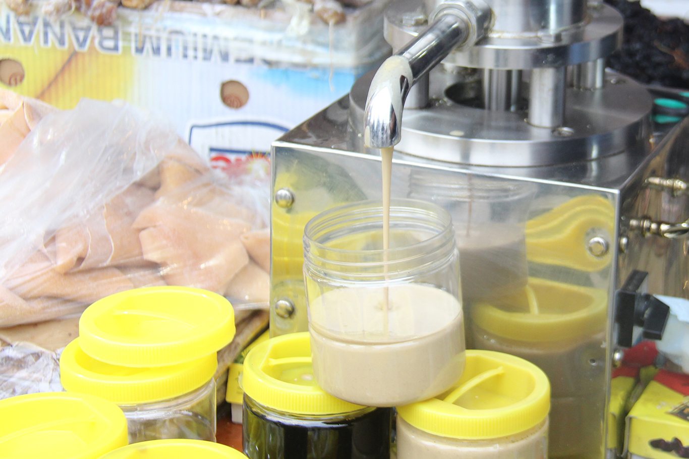 Ramazan öncesi çarşıda hareketlilik: Hurma, tahin ve pekmeze yoğun ilgi