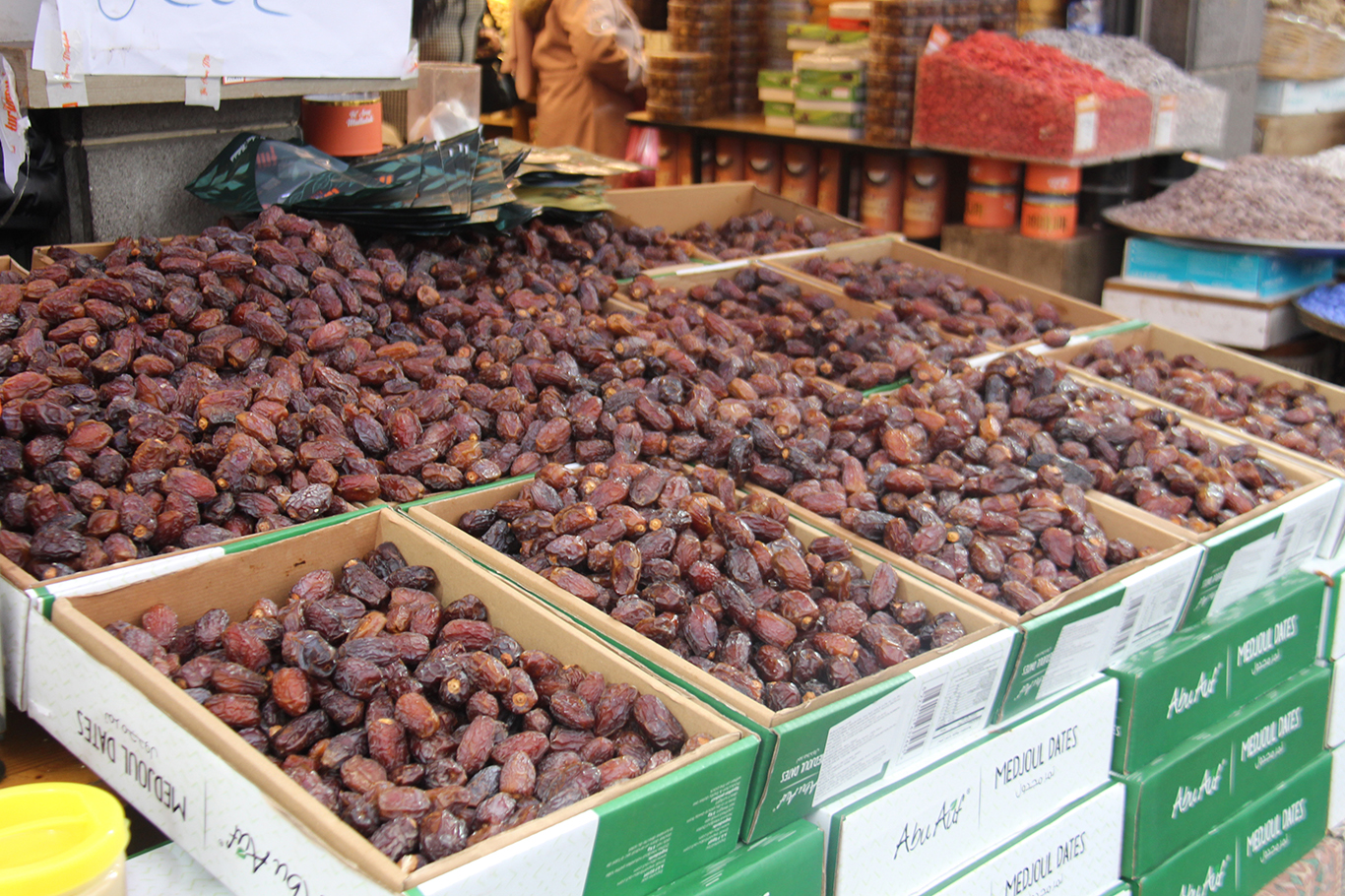 Ramazan öncesi çarşıda hareketlilik: Hurma, tahin ve pekmeze yoğun ilgi