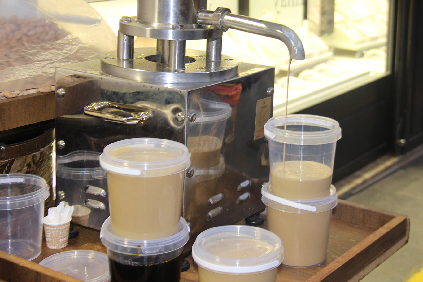 Ramazan öncesi çarşıda hareketlilik: Hurma, tahin ve pekmeze yoğun ilgi