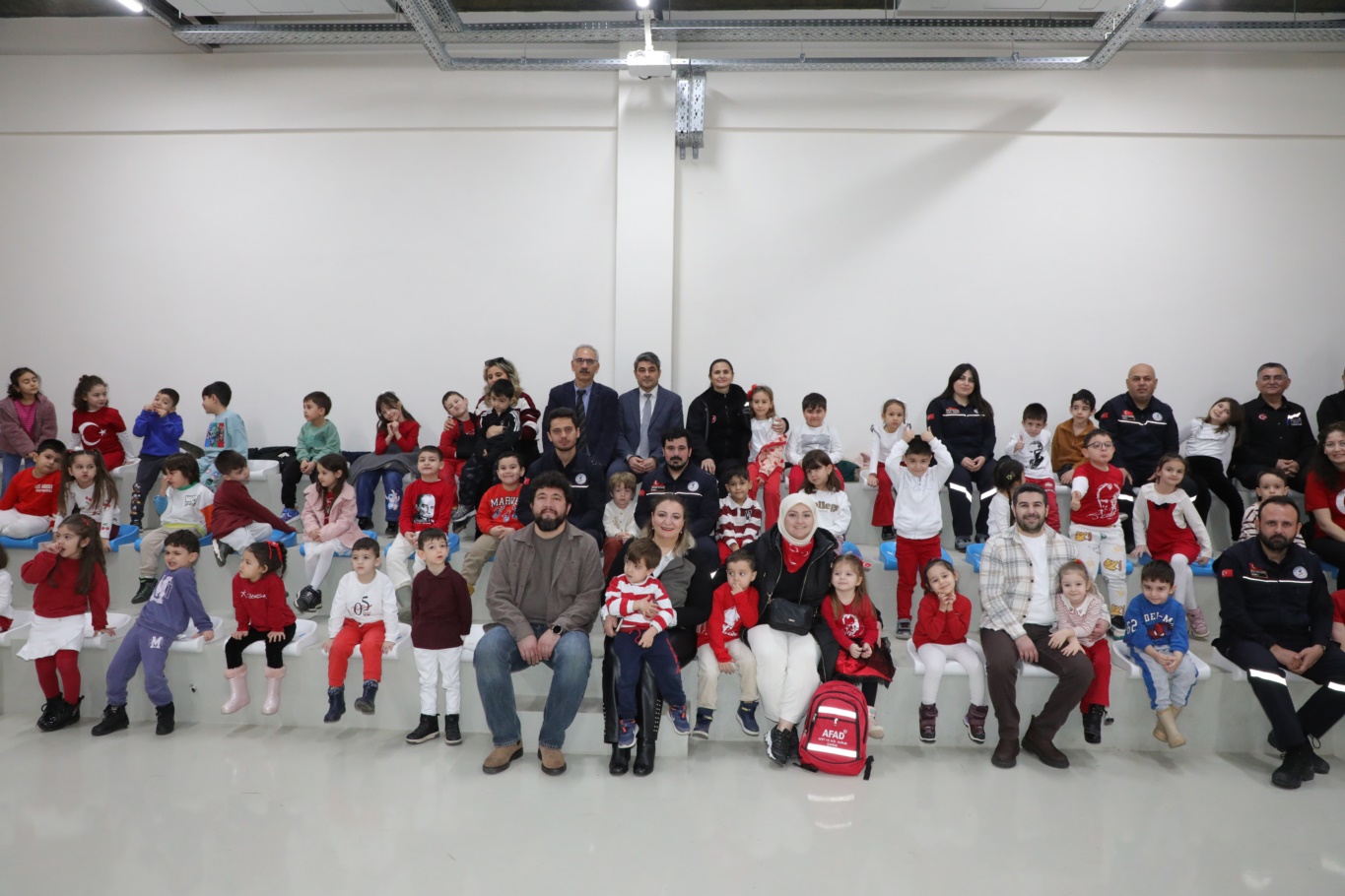 YÖK Başkanı Özvar: Bilim, dört duvar arasına sığmayacak kadar hayati bir değerdir