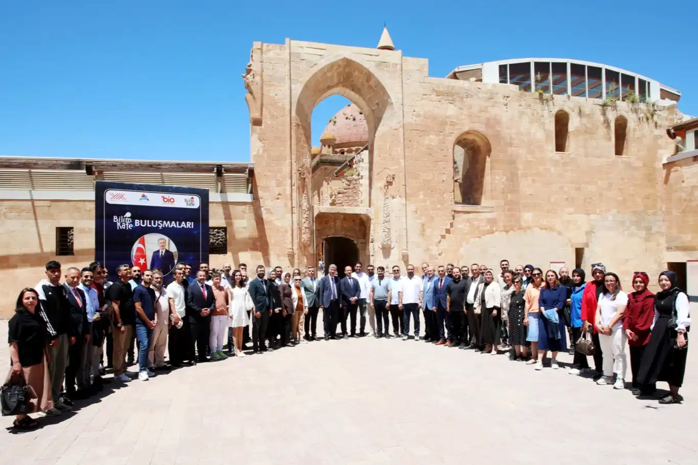 YÖK Başkanı Özvar: Bilim, dört duvar arasına sığmayacak kadar hayati bir değerdir