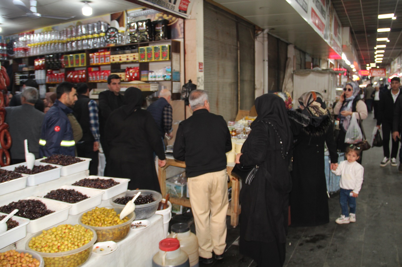 Ramazan bereketi çarşıya canlılık getirdi