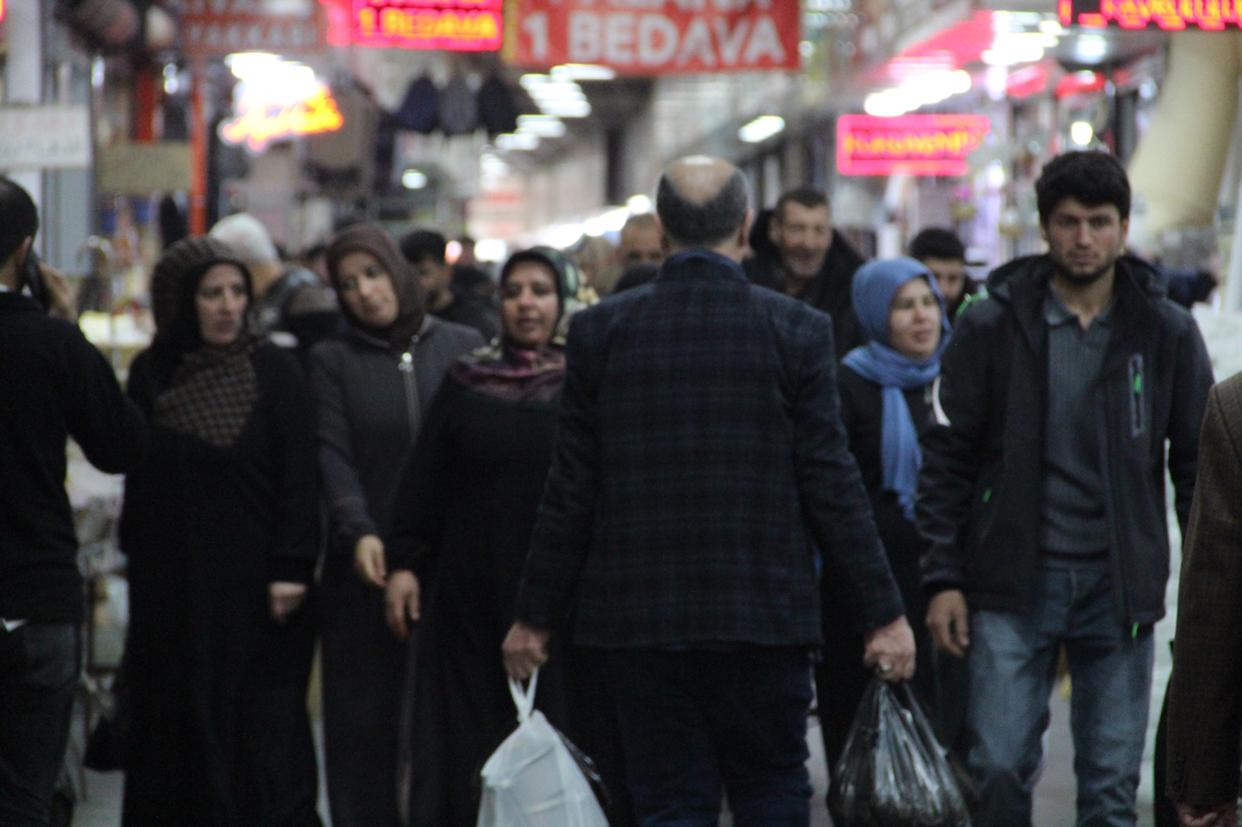 Ramazan bereketi çarşıya canlılık getirdi