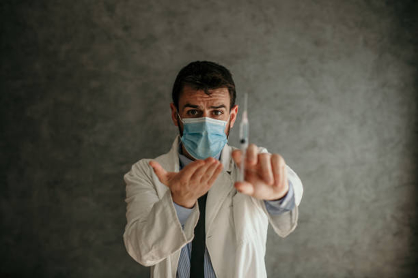 Avukat Çetin Acu: Zorunlu aşı düzenlemesi anayasal hakları tartışmaya açabilir