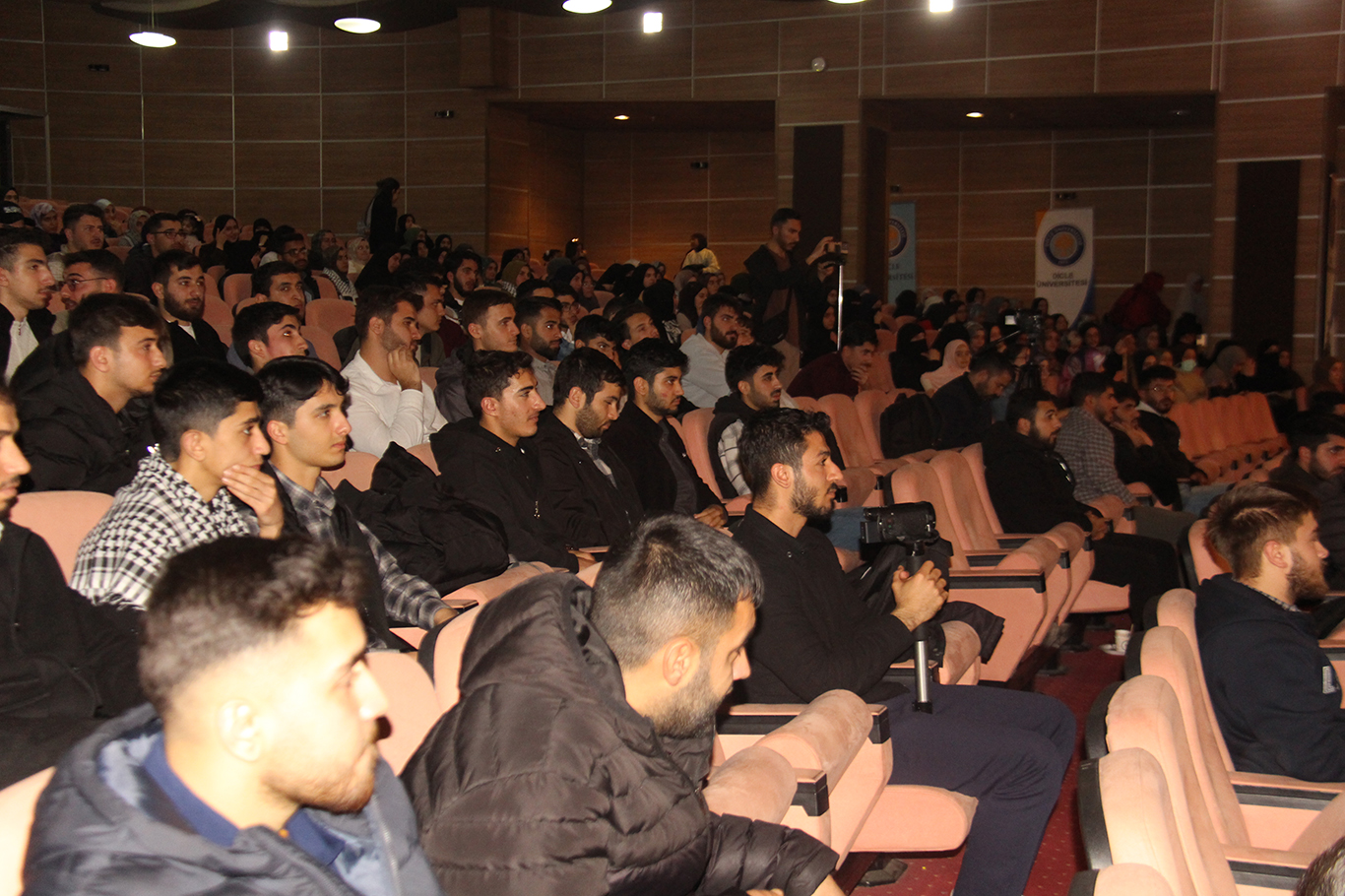 Dicle Üniversitesi'nde Bilge Gençlik Kulübü tarafından "Gazze ve Şehadet" programı düzenlendi