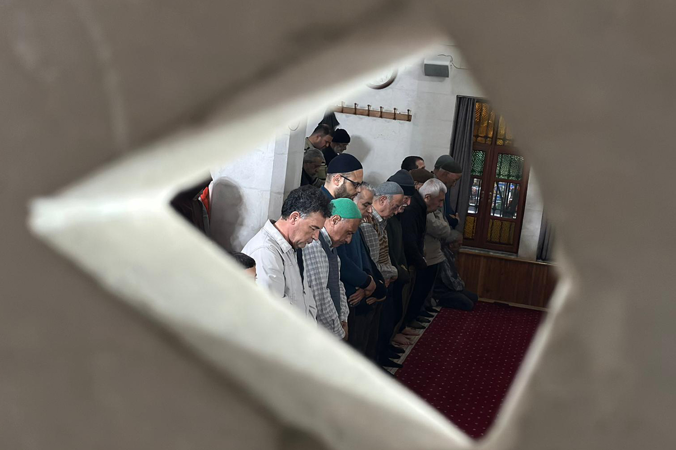 Adana’da ilk teravih heyecanı: Ramazan coşkusu ve Gazze için dualar