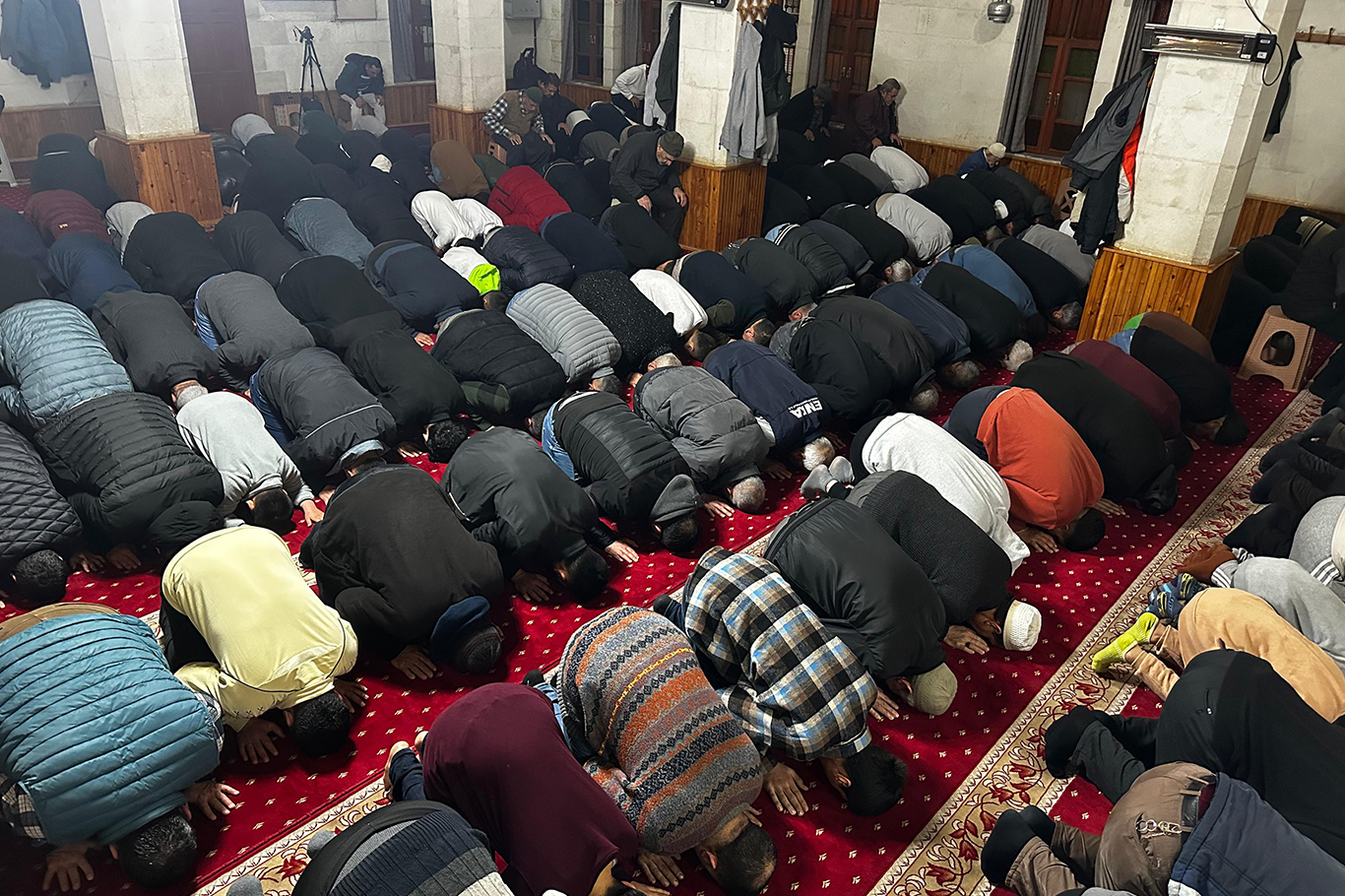 Adana’da ilk teravih heyecanı: Ramazan coşkusu ve Gazze için dualar