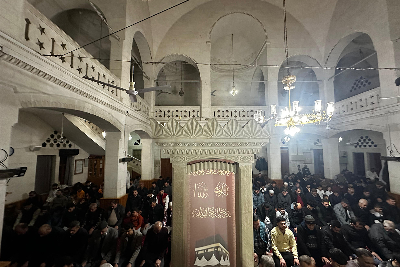 Adana’da ilk teravih heyecanı: Ramazan coşkusu ve Gazze için dualar