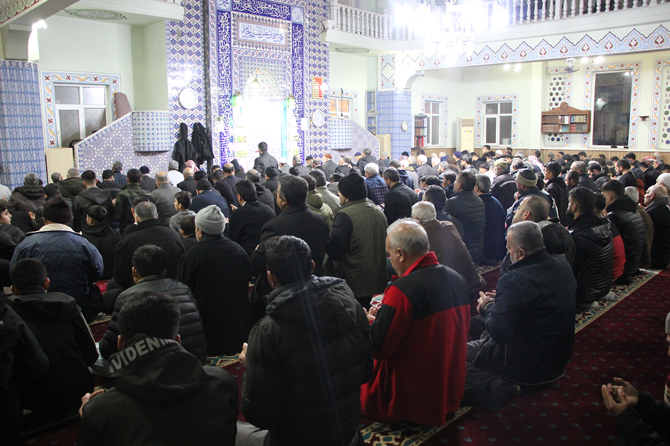 Gaziantep'te ilk teravih coşku ve heyecanla kılındı