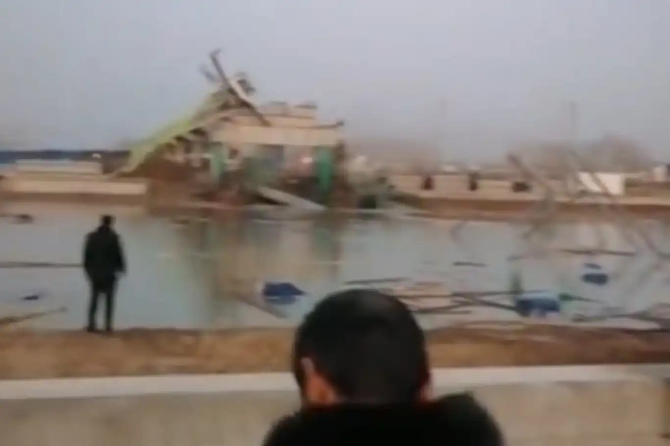 Death toll rises to five after bridge collapse in China