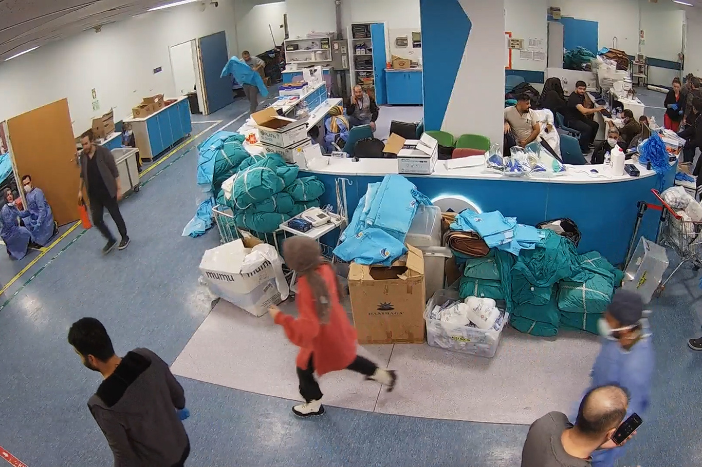 Ameliyat sırasında depreme yakalandılar, hastaneyi terk etmeyip hastayı korudular