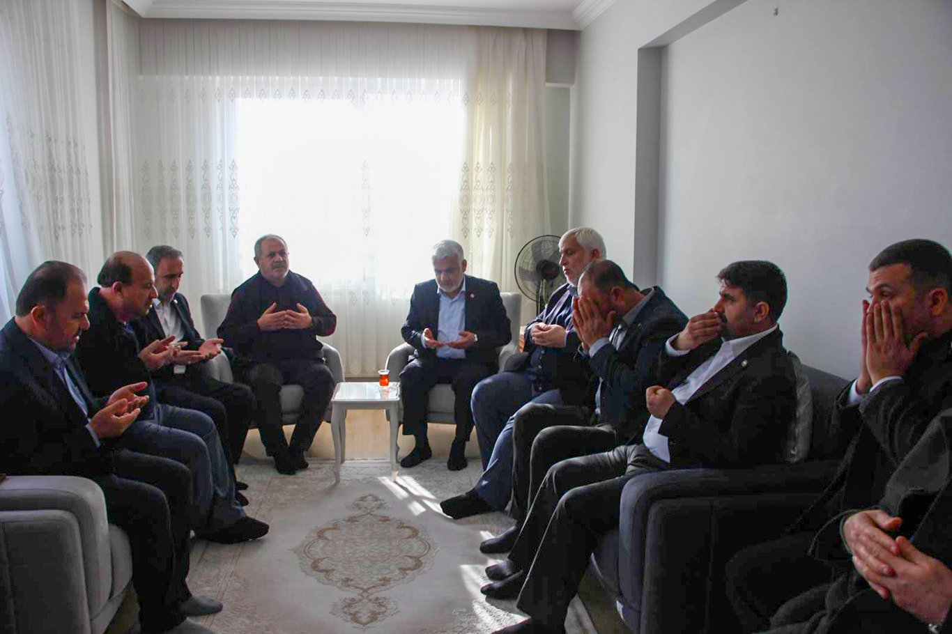HÜDA PAR Chairman Zekeriya Yapıcıoğlu visits earthquake-bereaved family in Kahramanmaraş