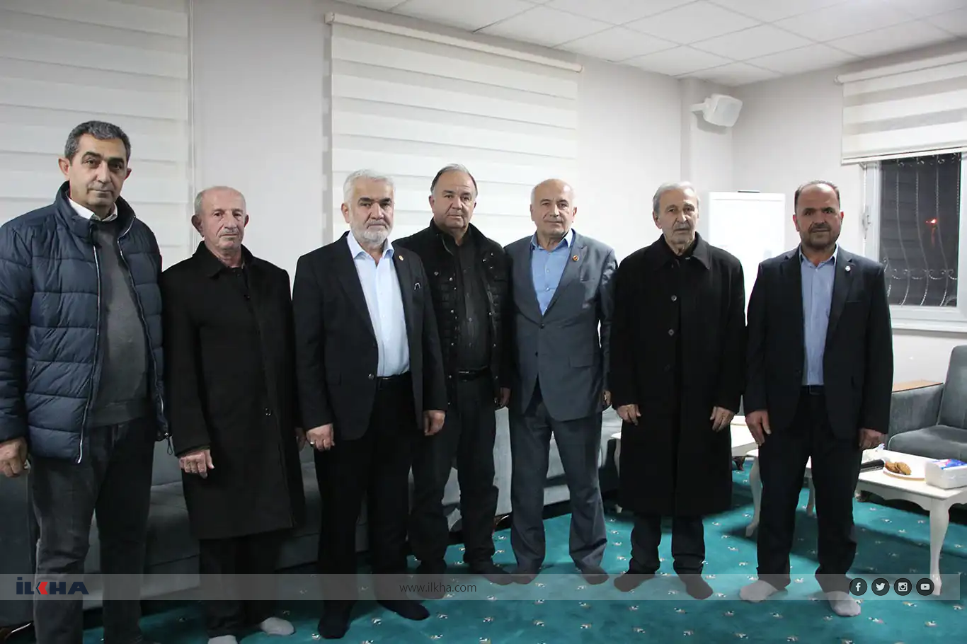 Serokê Giştî yê HUDA PARê Yapicioglu bi muxtarên gundên ku ji erdhejê zirar dîtine re hevdîtin kir