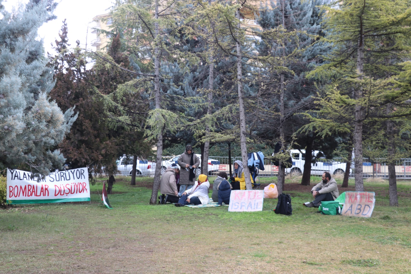 ABD Büyükelçiliği önünde Gazze Nöbeti: Gerçek adalet sağlanana kadar susmayacağız