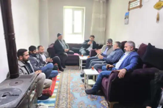 HÜDA PAR Milletvekili Dinç'ten depremzedelere ziyaret 