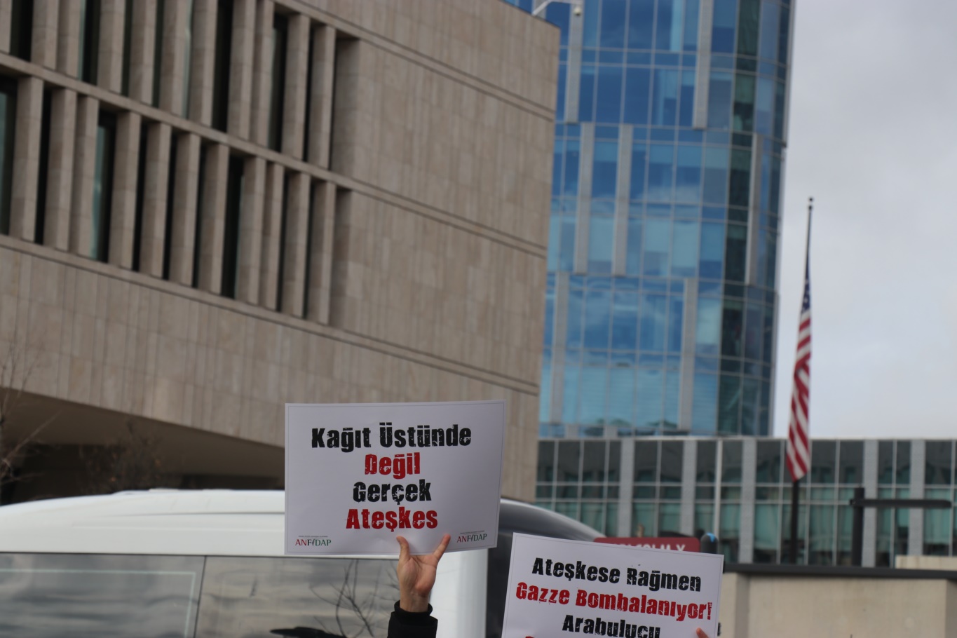 ANFİDAP’tan ABD Büyükelçiliği önünde “Hangi Ateşkes” protestosu