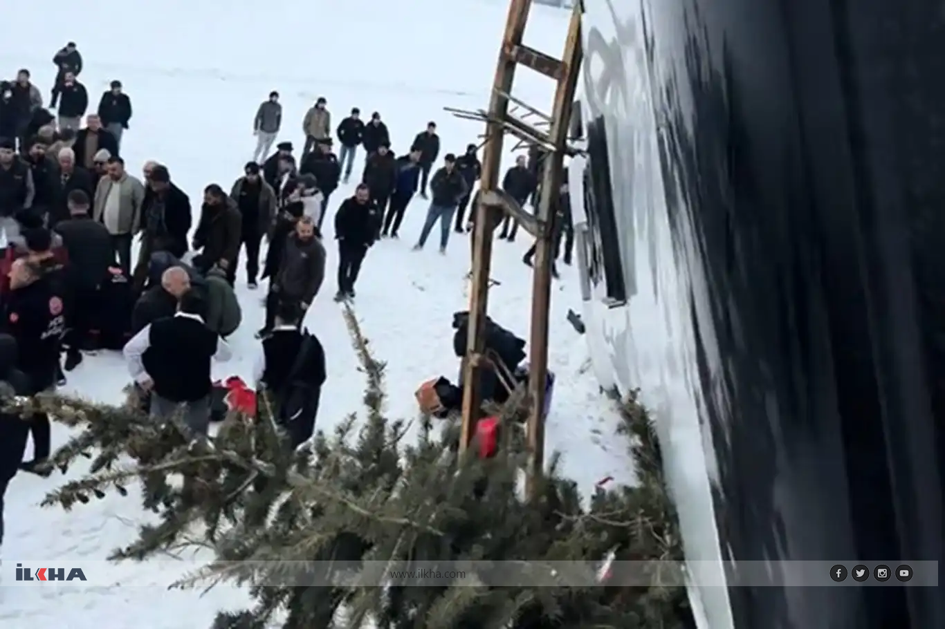 Li Agirîyê otobûsa rêwîyan qulipî: 16 kes birîndar bûn