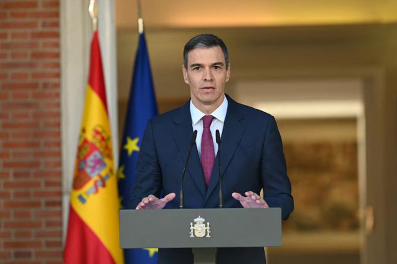 إسبانيا تعلن خطة من خمس نقاط لتنظيم وسائل التواصل الاجتماعي وتشديد الرقابة