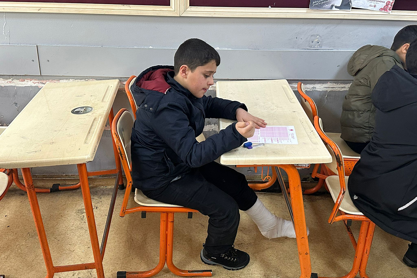 Siyer sevdası engel tanımadı, kırık ayağıyla Siyer Yarışmasına girdi