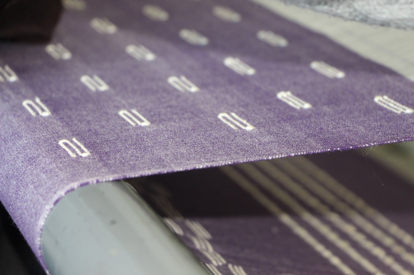 Bin yıllık geçmişe sahip Mardin’e özgü buhari kumaşı ilmek ilmek dokunuyor