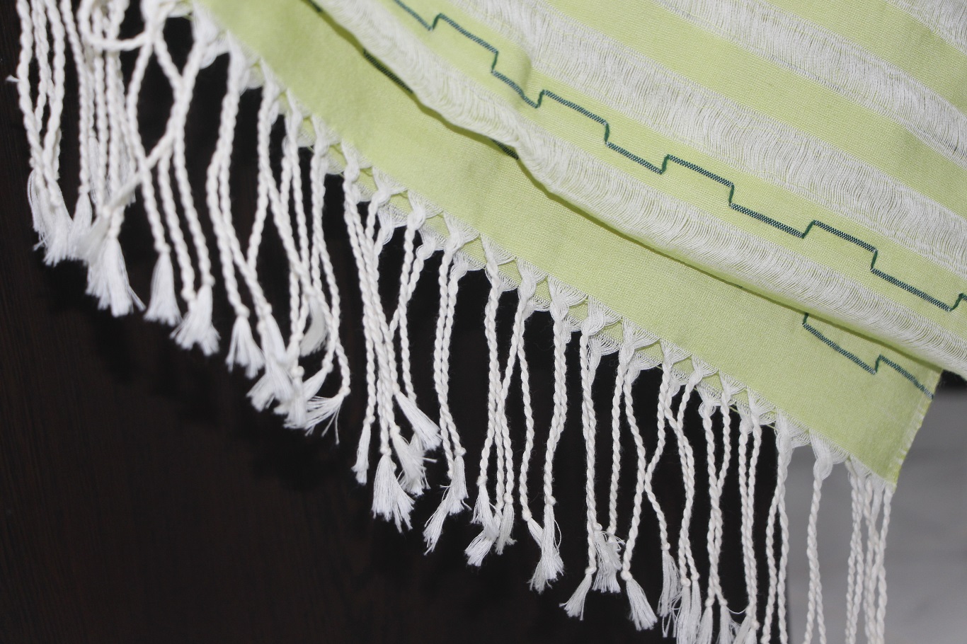 Bin yıllık geçmişe sahip Mardin’e özgü buhari kumaşı ilmek ilmek dokunuyor