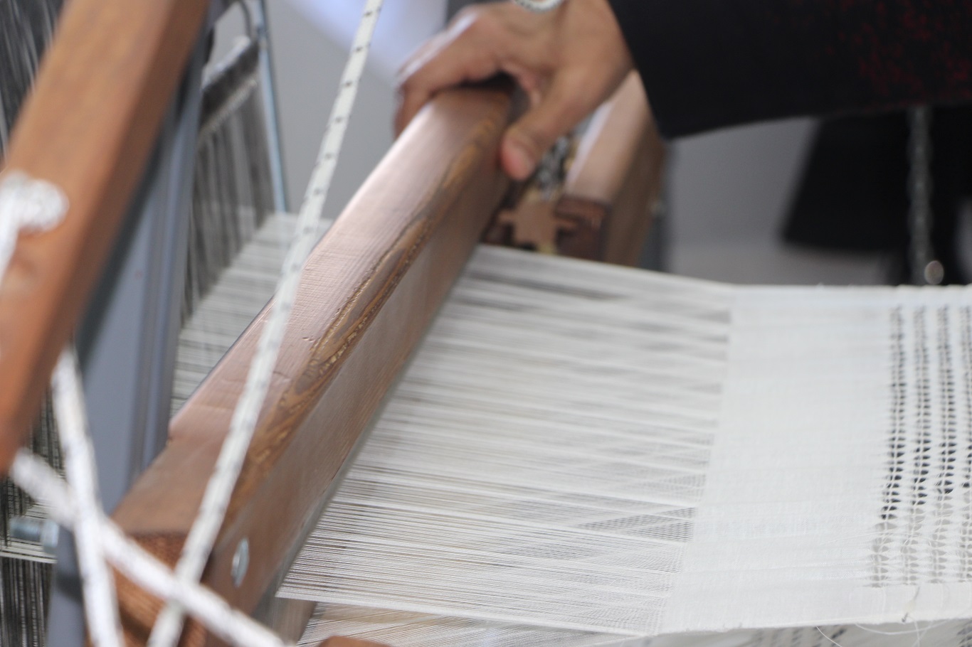 Bin yıllık geçmişe sahip Mardin’e özgü buhari kumaşı ilmek ilmek dokunuyor