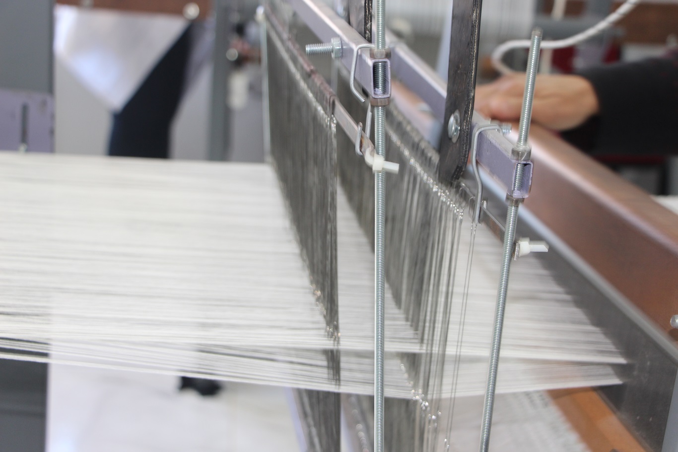 Bin yıllık geçmişe sahip Mardin’e özgü buhari kumaşı ilmek ilmek dokunuyor