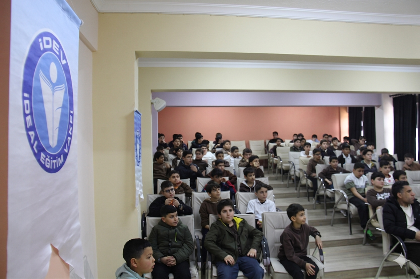 IDEV ji bo hişyarkirina li ser Mescîda Eqsayê li dibistanan çalakiyan li dar dixe