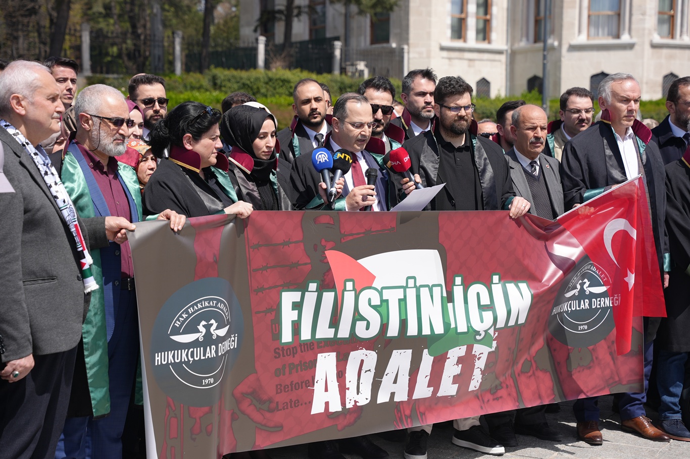    Hukukçular Derneği'nden idam yasasına tepki: Tek başına bile savaş suçudur