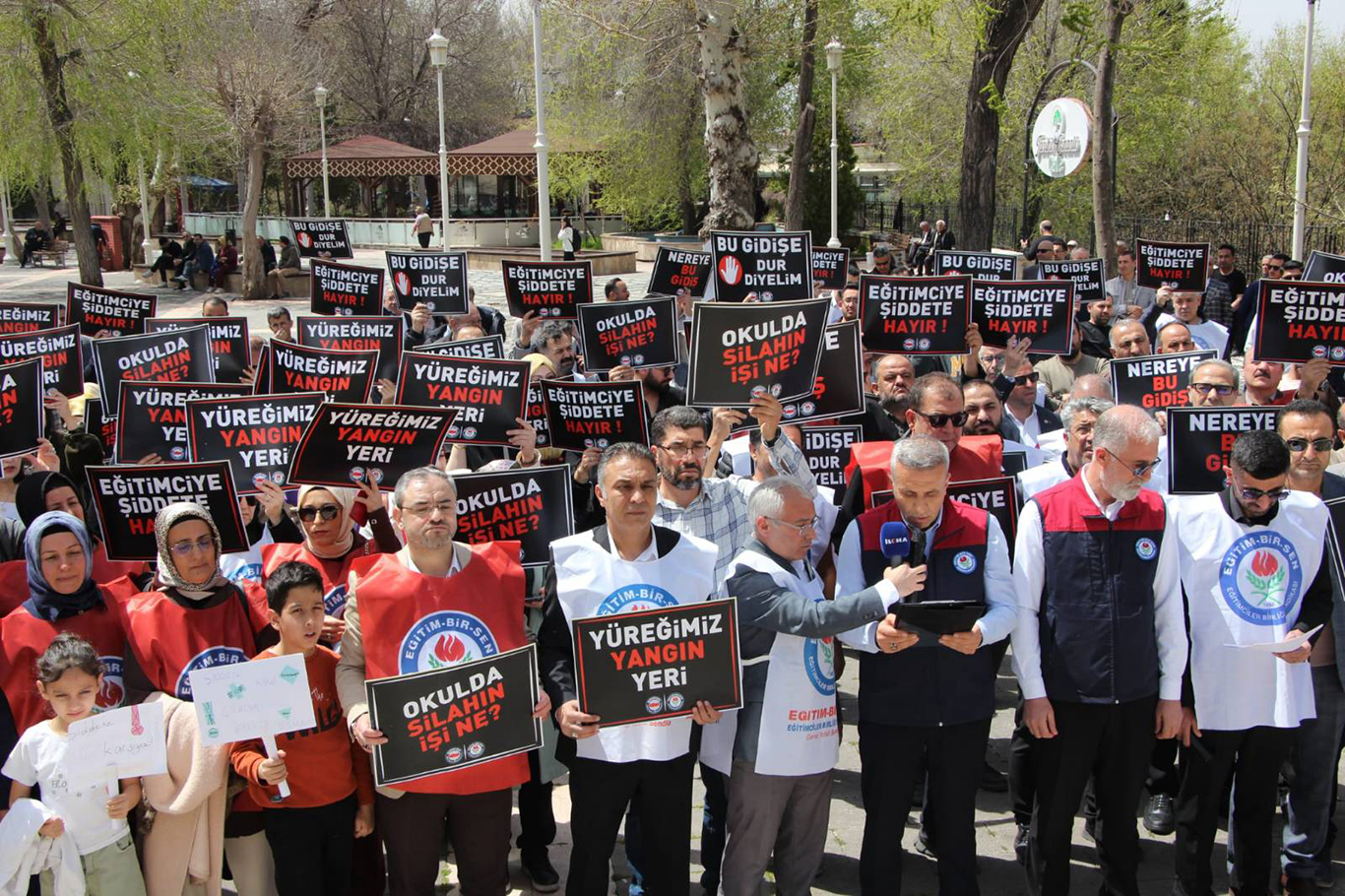 GAZİANTEP’TE KİTLESEL BASIN AÇIKLAMASI: EĞİTİM-BİR-SEN’DEN SİVEREK SALDIRISINA SERT TEPKİ