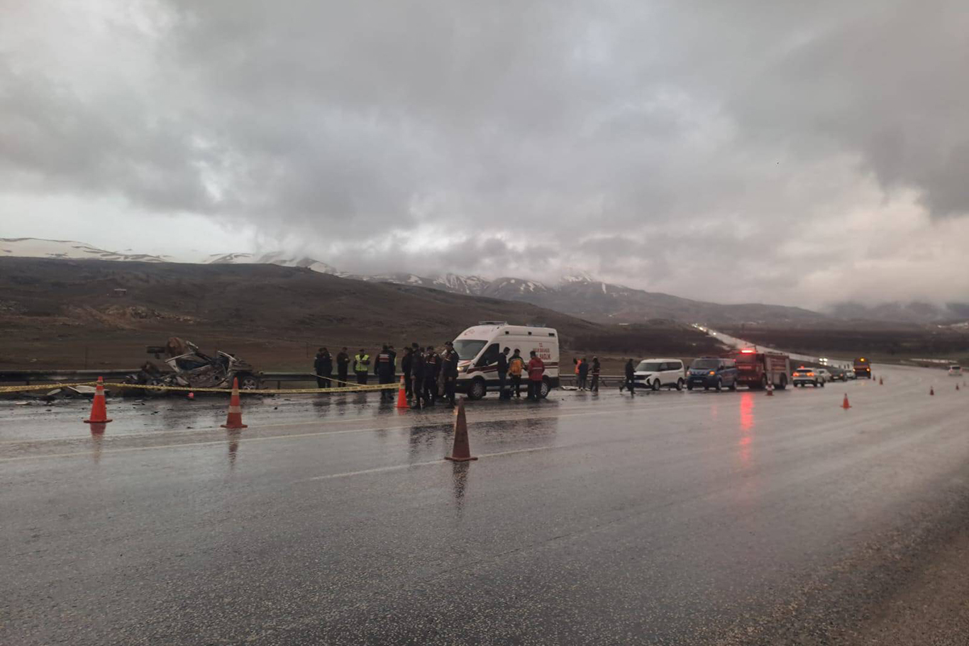 Malatya'da feci kaza: 3 ölü, 1 yaralı