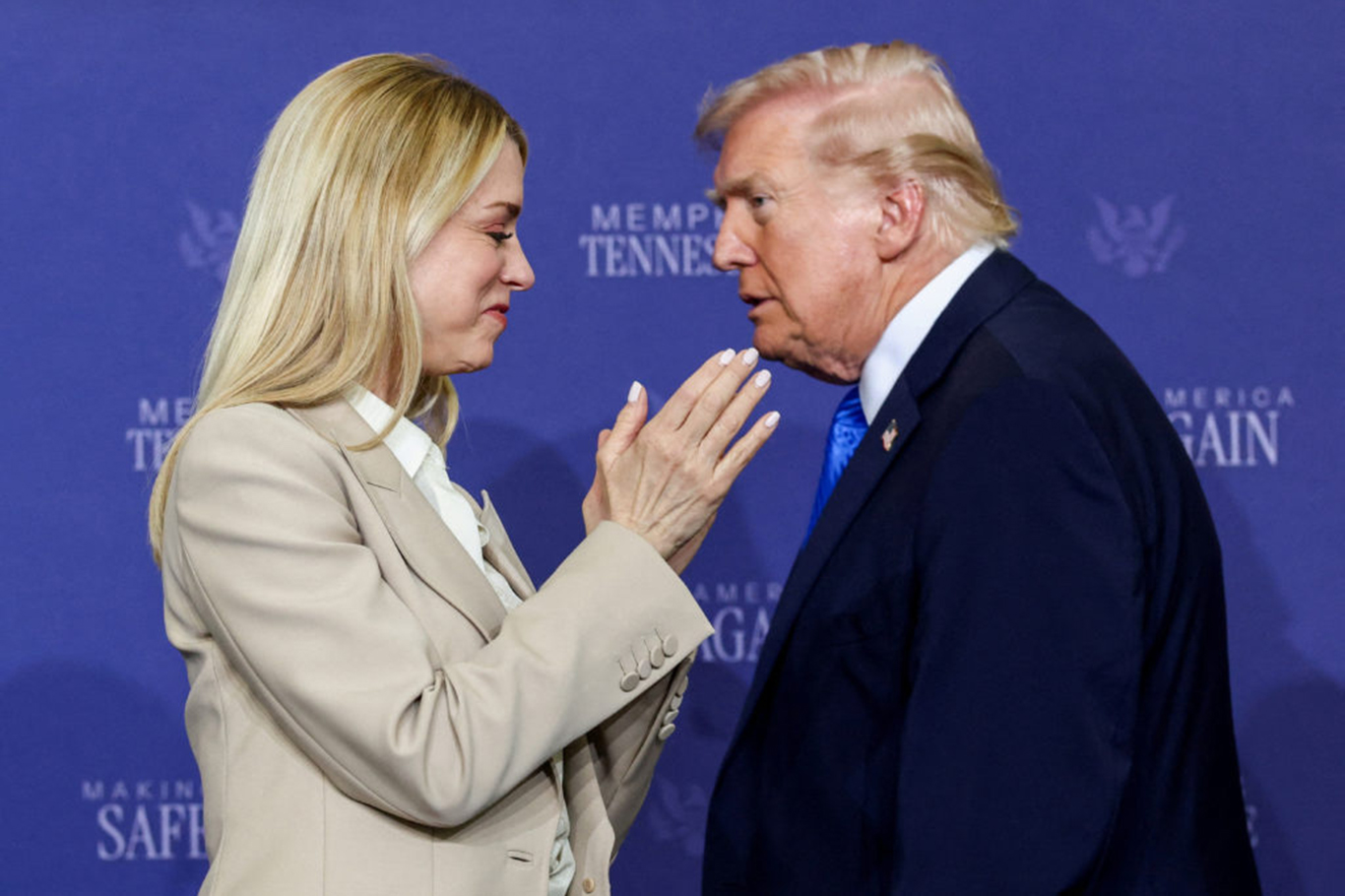 Epstein dosyaları krizi: Trump'ı "yeterince korumadı" diye görevden alındı