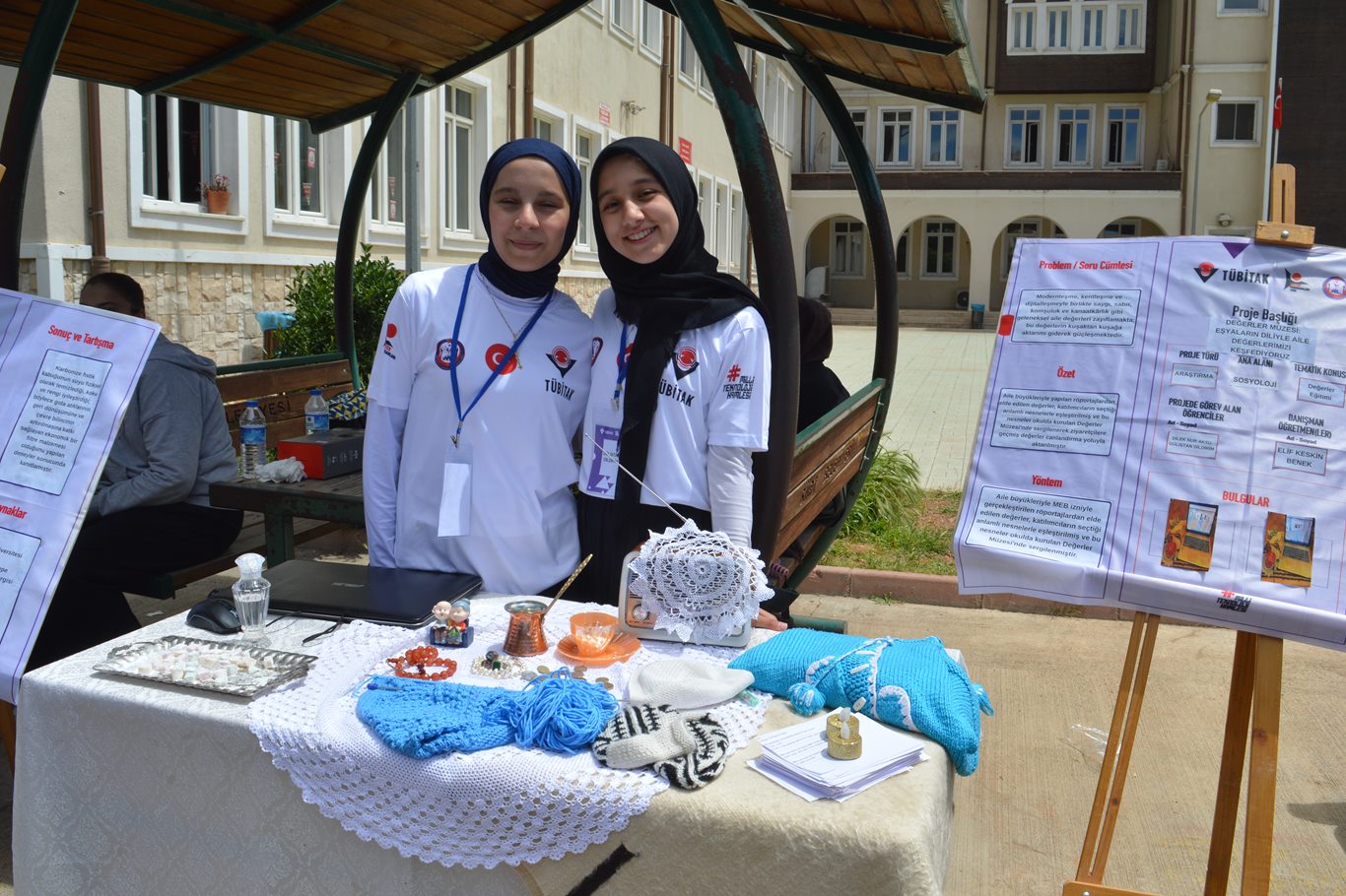 Siirtli öğrencilerden helal gıda ve ambulans geçiş sistemi projesi