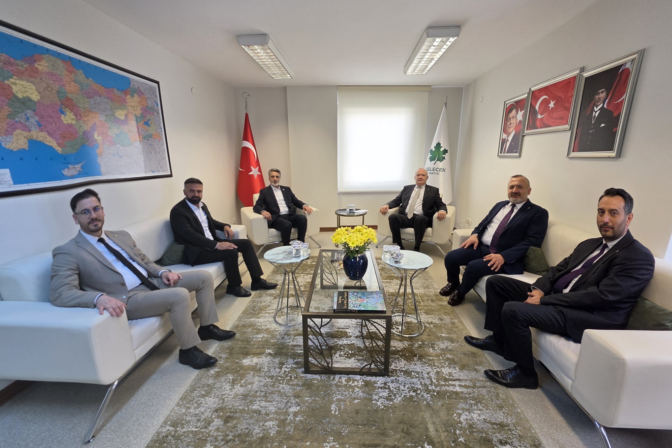 HÜDA PAR siyasi partilerle bayramlaştı