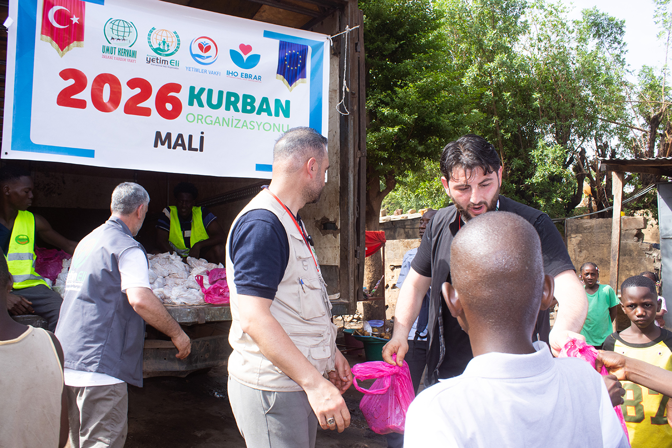 Yetimler Vakfı Mali’de ihtiyaç sahiplerinin sofralarına umut oldu