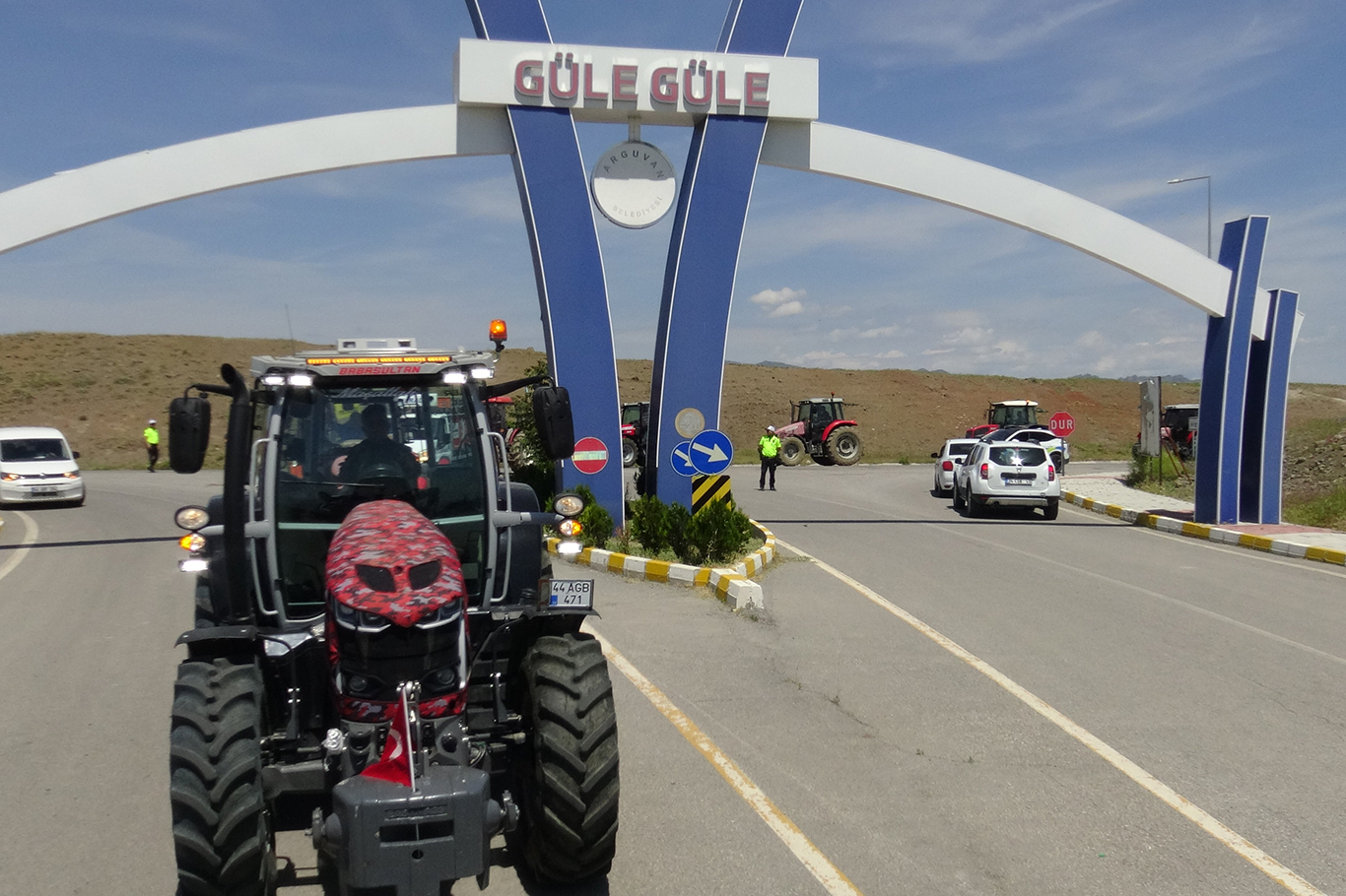 Çiftçilerden traktörlü eylem: Sadaka değil, emeğinin karşılığını istiyoruz