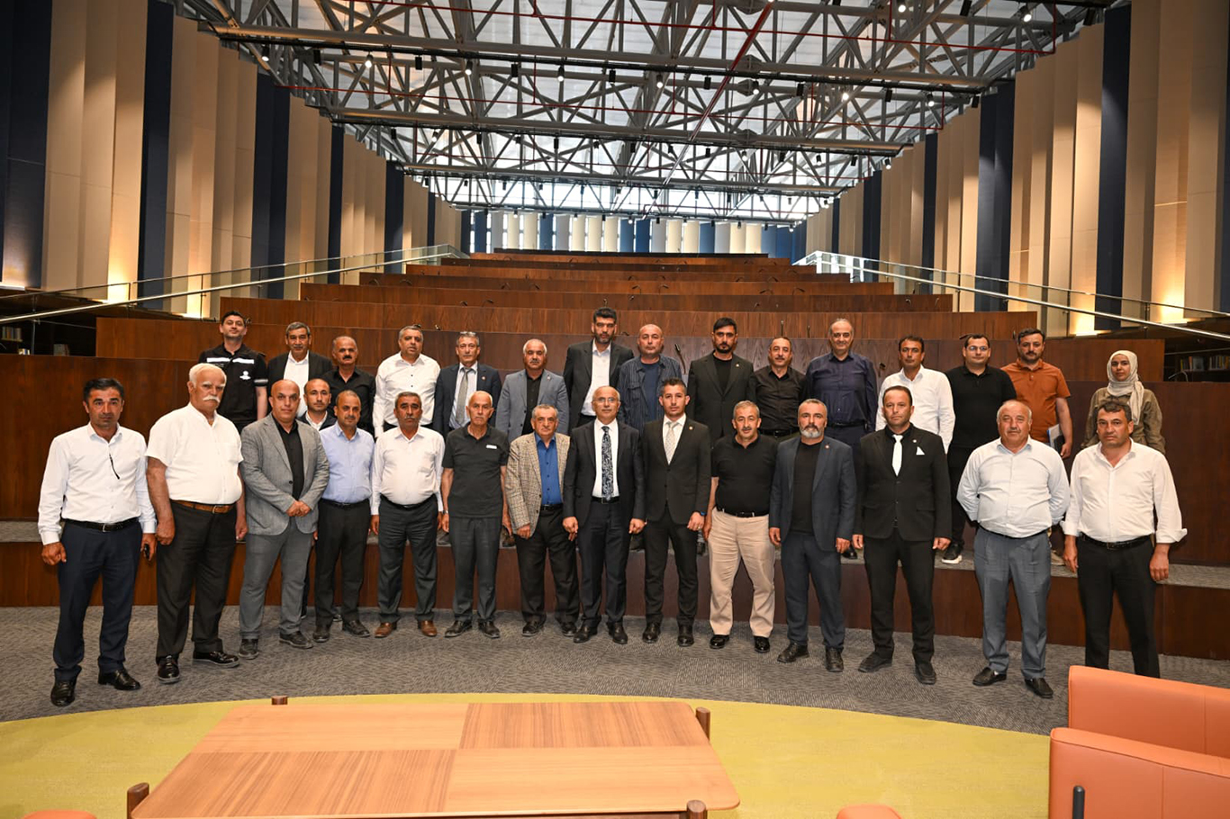Büyükşehir Belediye Başkanı Er, muhtarların taleplerini dinledi 