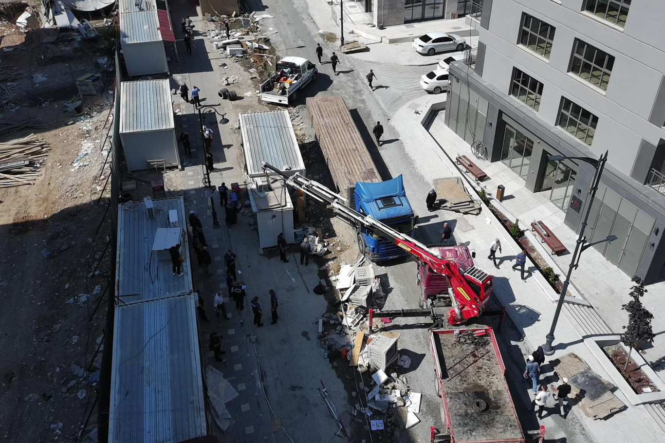 Malatya Akpınar'da konteynerler kaldırılıyor