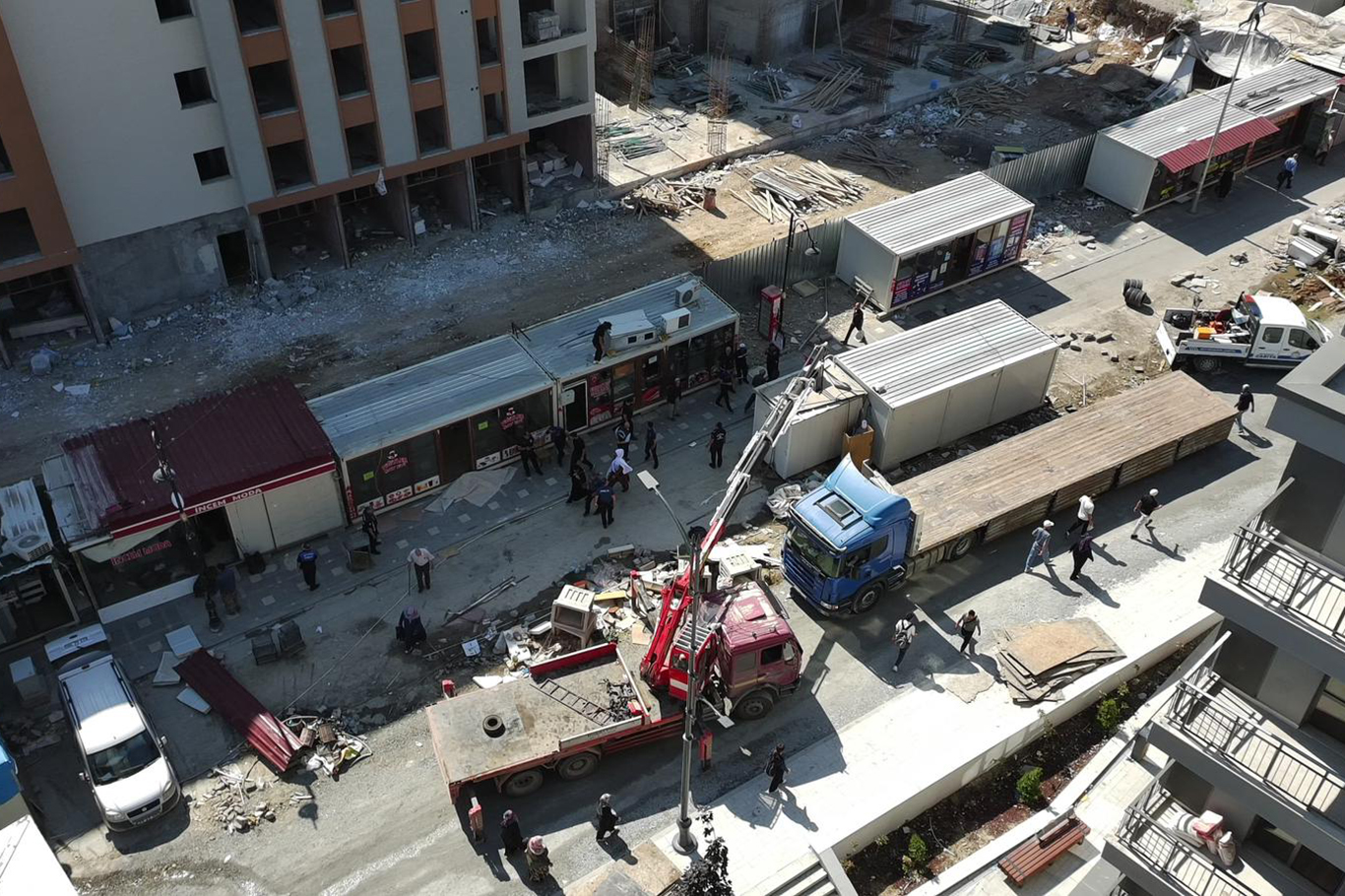 Malatya Akpınar'da konteynerler kaldırılıyor