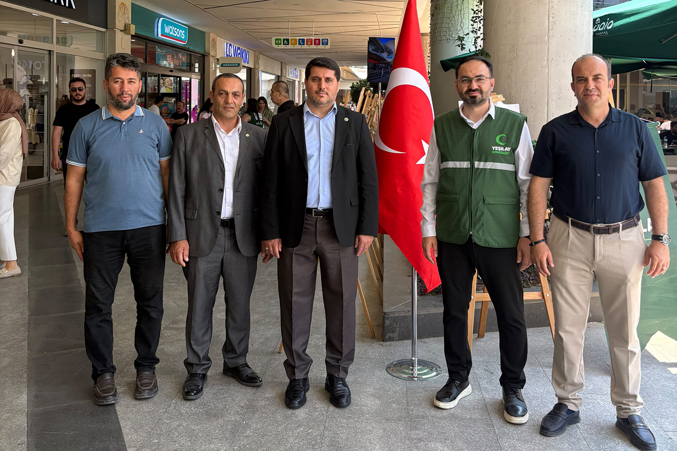 HÜDA PAR'dan Antalya'da bağımlılıkla mücadele sergisine ziyaret